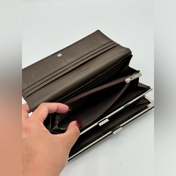 BURBERRY Leather Long Bifold Wallet - Picture 9 of 13